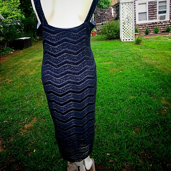 Lace Bodycon dress - Picture 4 of 6